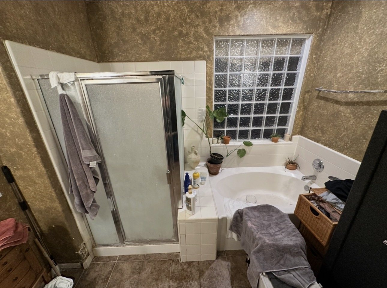Bathroom before E.C.H renovation
